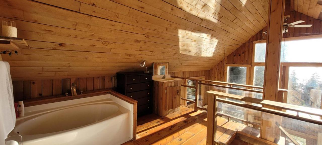 Villa Ocean Views & Sunset Beach Cabin With Soaker Tub & Fire Pit à Powell River Extérieur photo