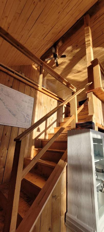 Villa Ocean Views & Sunset Beach Cabin With Soaker Tub & Fire Pit à Powell River Extérieur photo
