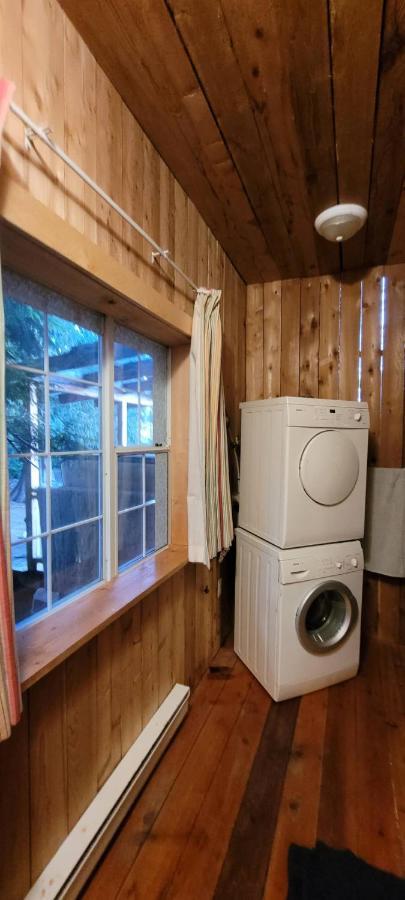 Villa Ocean Views & Sunset Beach Cabin With Soaker Tub & Fire Pit à Powell River Extérieur photo